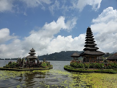울룬 다누 브라딴 사원 (Ulun Danu Beratan Temple)