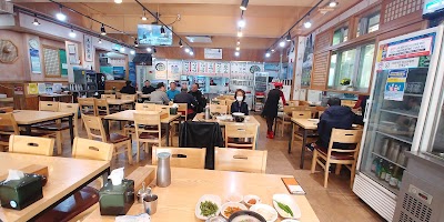 쌍둥이돼지국밥 본점