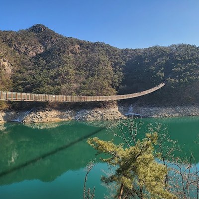 옥순봉 출렁다리