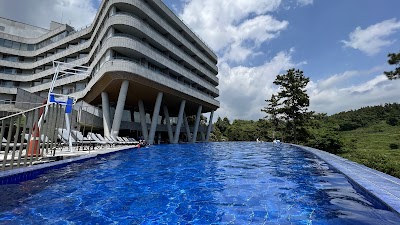 히든 클리프 호텔 앤 네이처