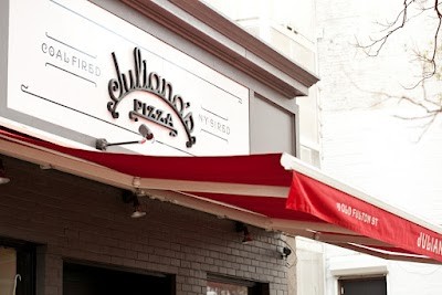 줄리아나스 피자 (Juliana's Pizza)