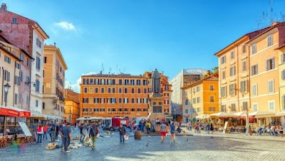 캄포 데 피오리 (Campo de’ Fiori)