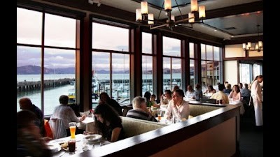포그 하버 피시 하우스 (Fog Harbor Fish House)