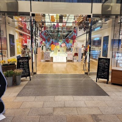 UNIQLO TOKYO